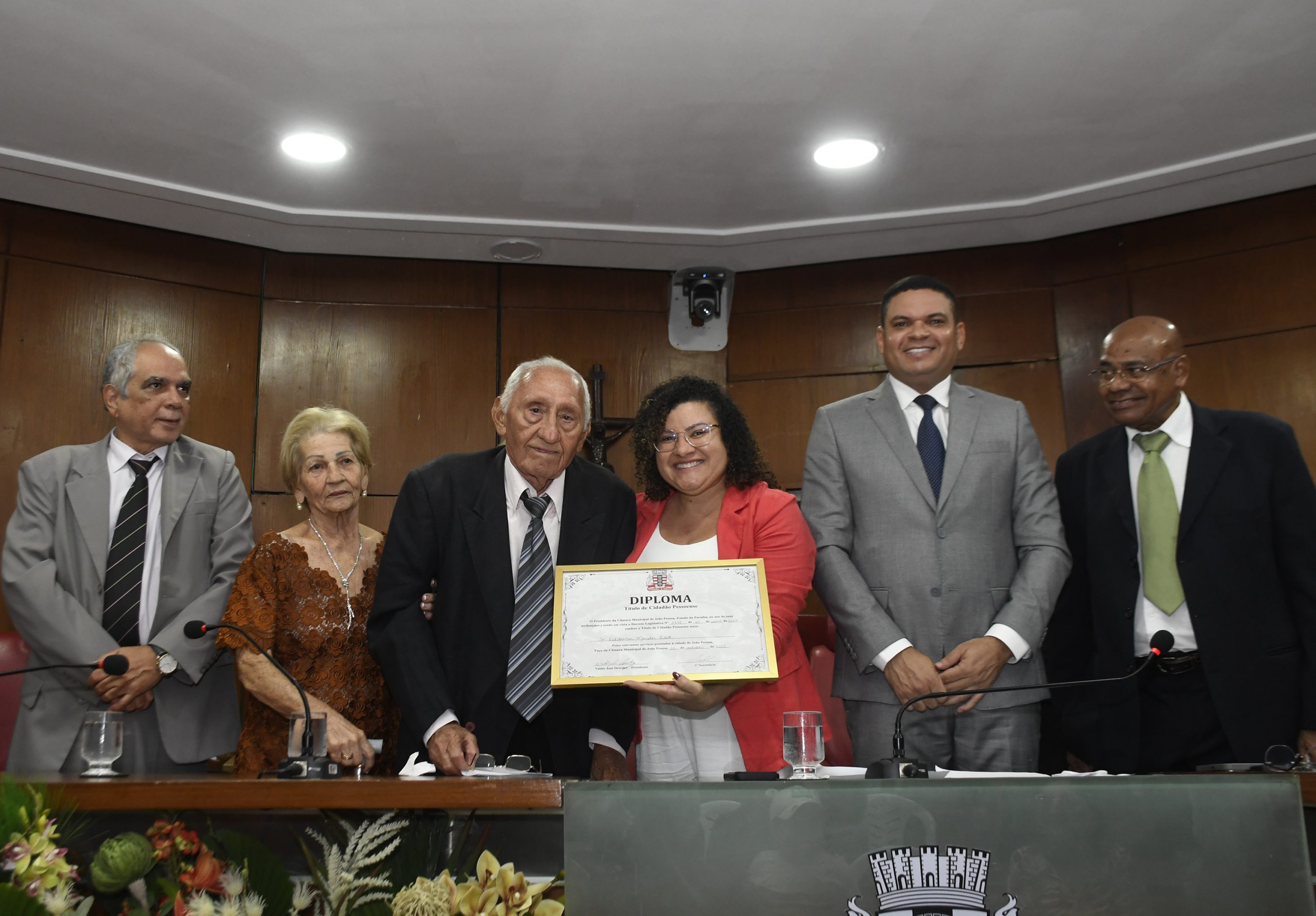 CMJP entrega Título de Cidadão Pessoense ao cirurgião-dentista Valdemir Mendes Leite CMJP entrega Título de Cidadão Pessoense ao cirurgião-dentista Valdemir Mendes Leite