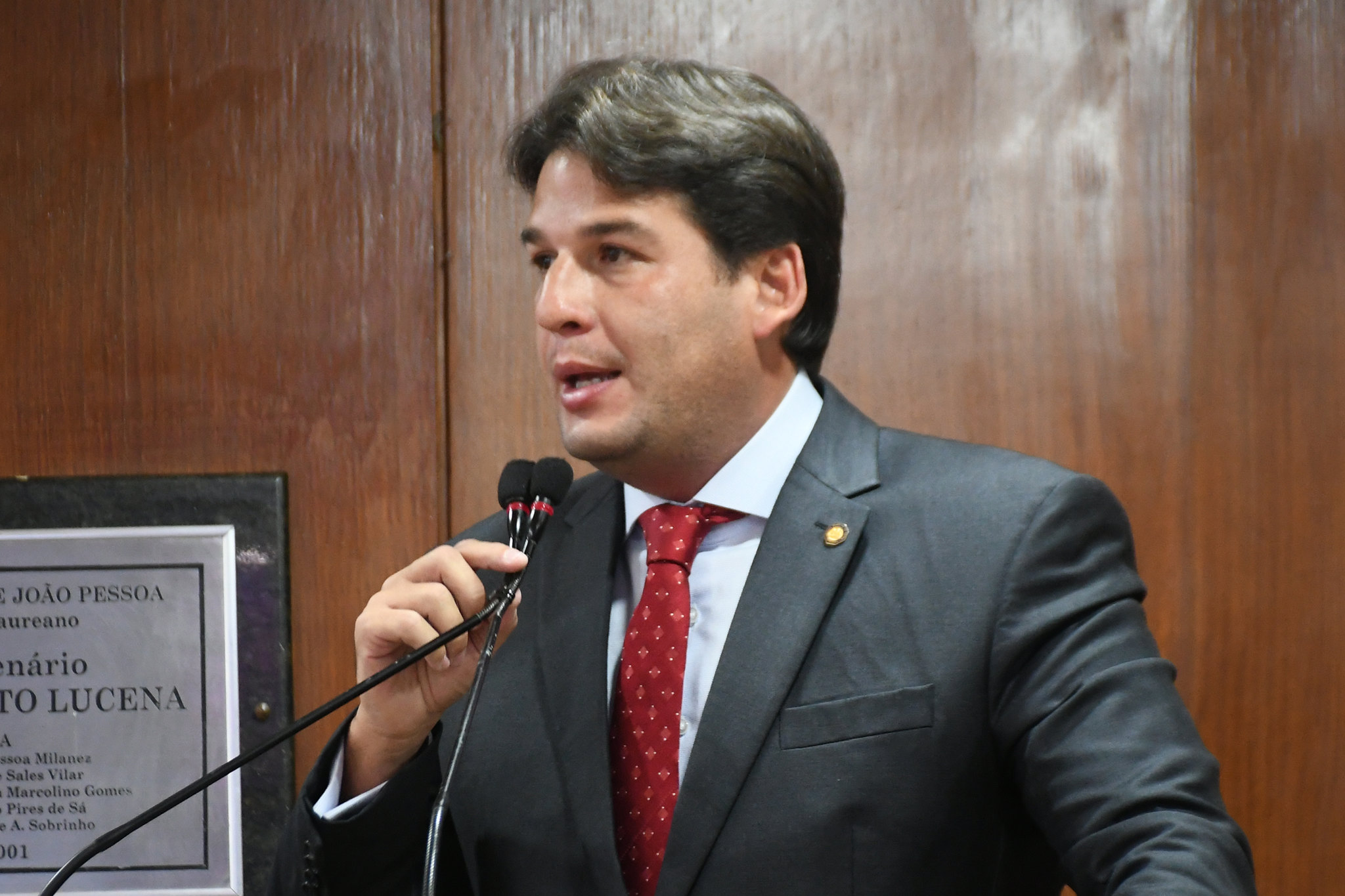 Vereador exalta deferência de prefeito Leo Bezerra com vereadores