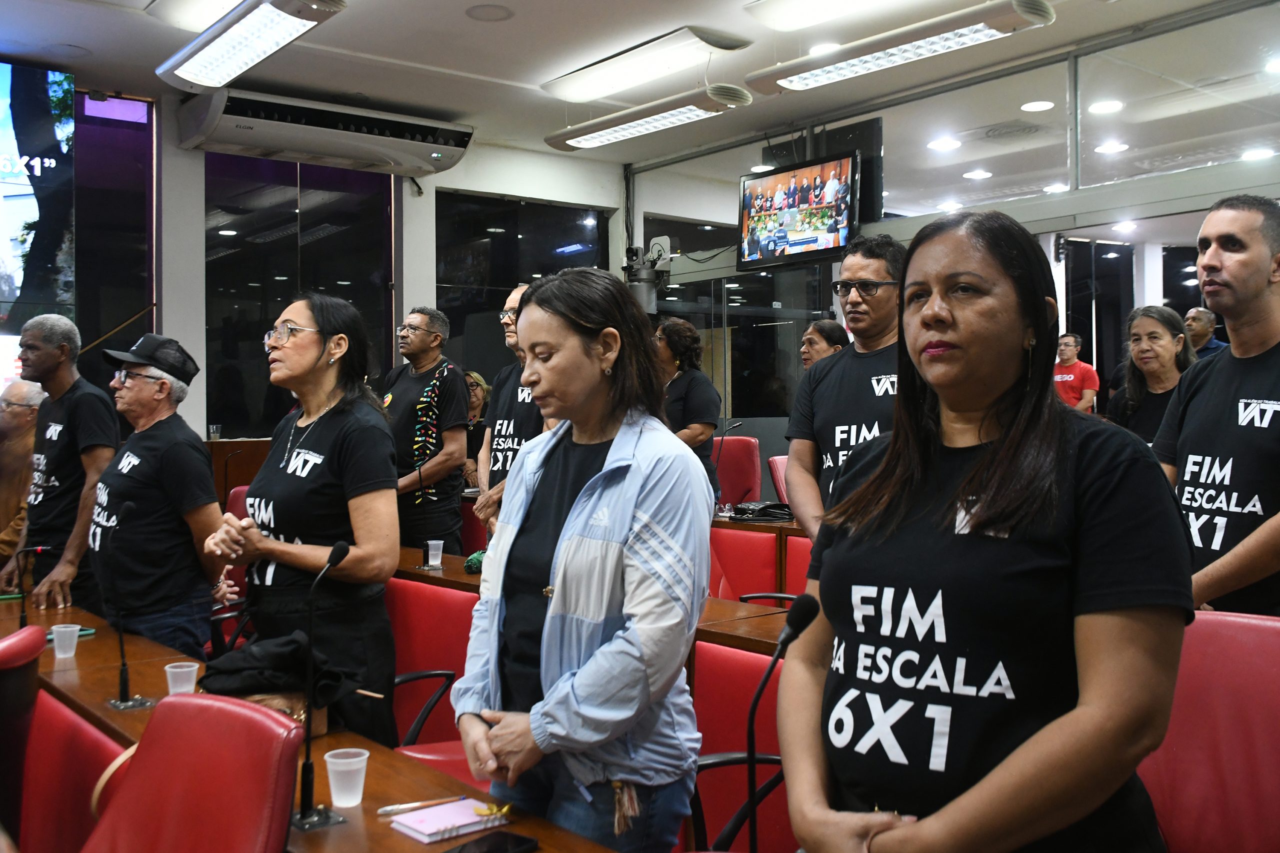 b021abf608e11662abe50182c1f7ebe7-scaled Trabalhadores debatem fim da escala 6×1 na CMJP