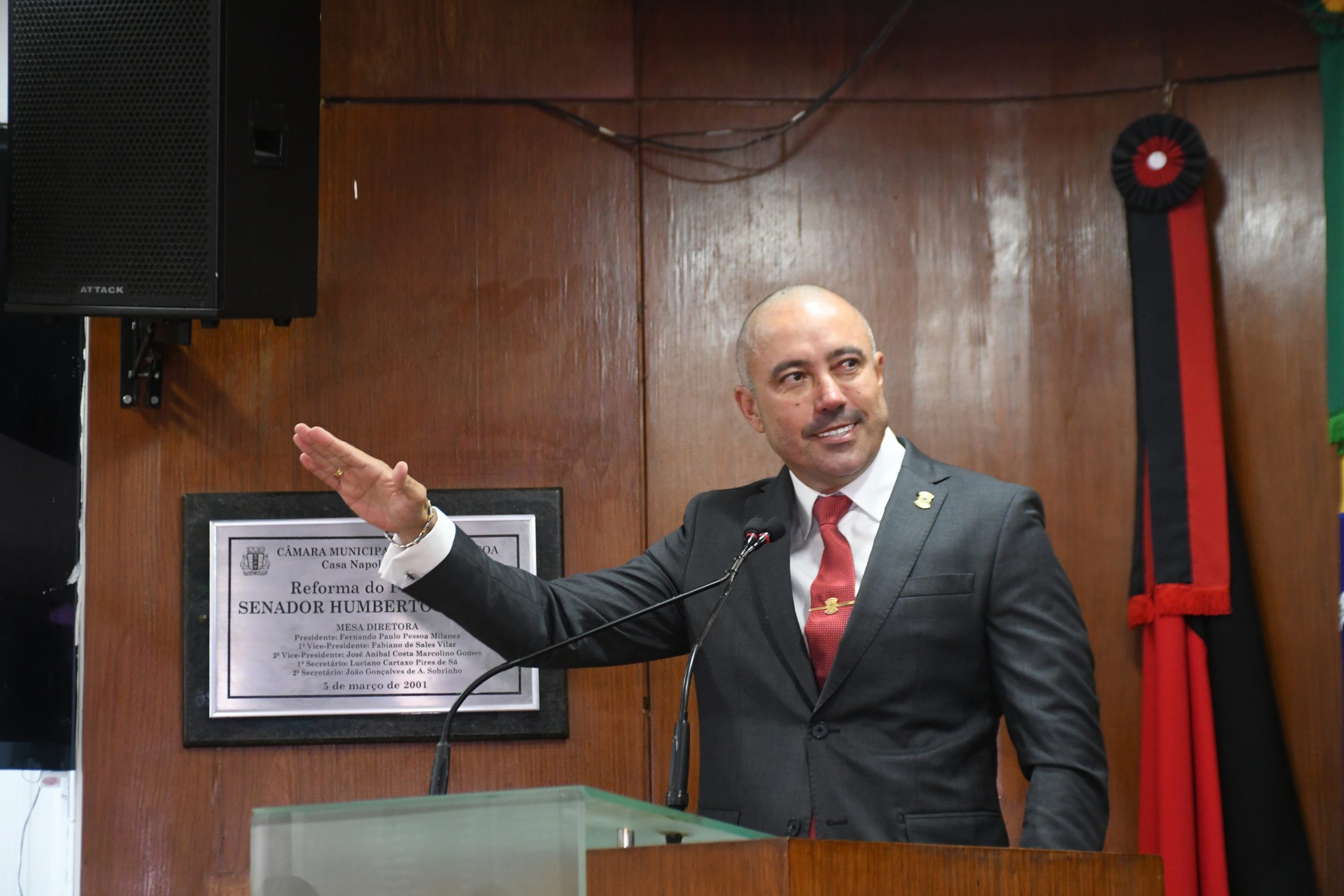 Suplente de vereador toma posse na CMJP