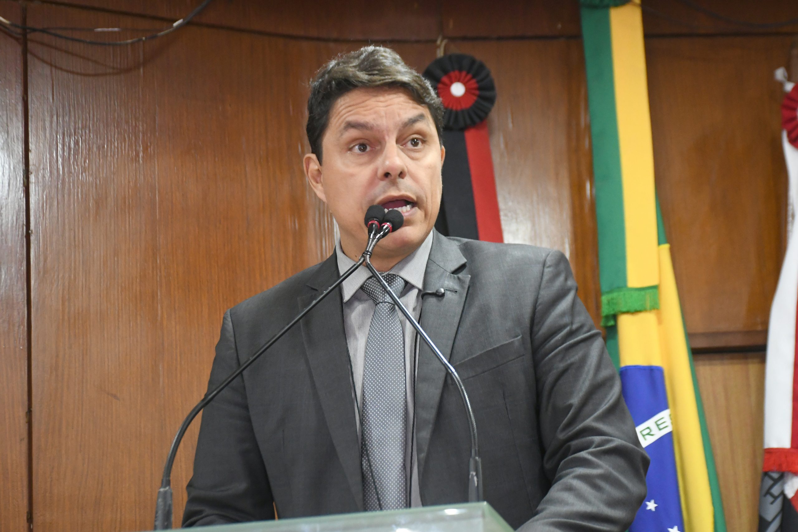 Vereador apresenta projeto de fiscalização colaborativa do descarte de resíduos sólidos