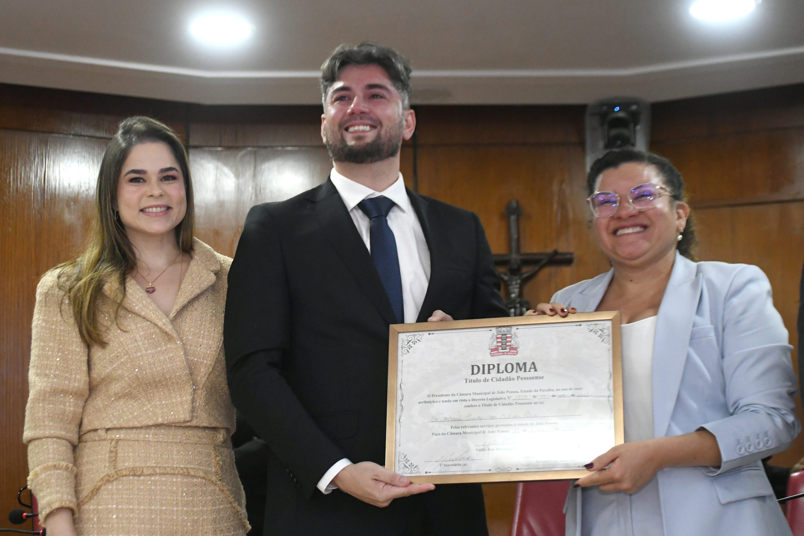 Câmara de JP concede cidadania pessoense a secretário estadual